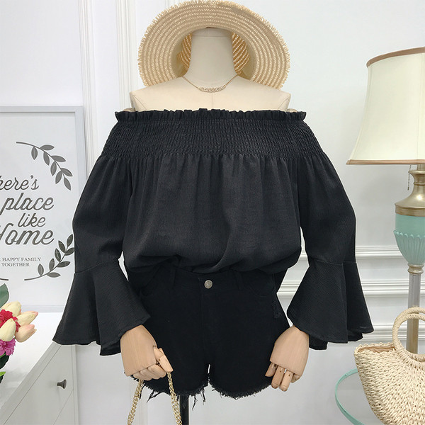 Új modell női blúz csupasz váll és lótusz ujjú több színben