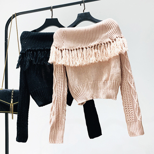 Χειμερινό γυναικείο πουλόβερ με φούντες σε τρία χρώματα