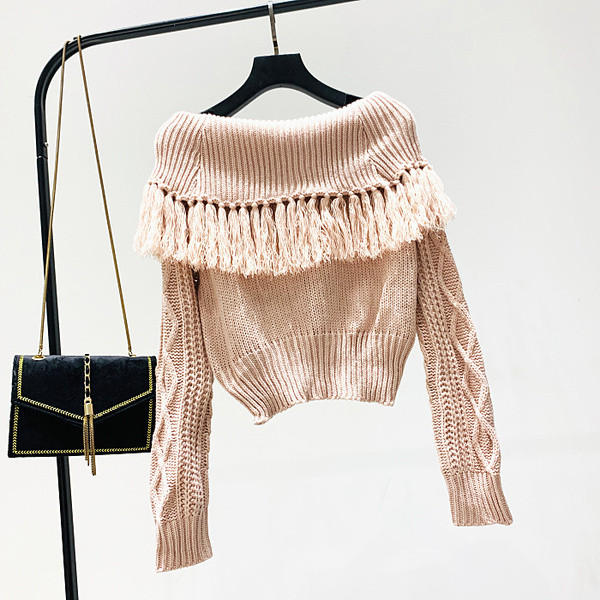 Χειμερινό γυναικείο πουλόβερ με φούντες σε τρία χρώματα