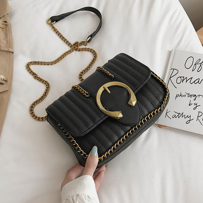 Geanta de dama cu element metalic si lant in mai multe culori