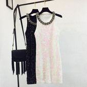 Stílusos női ruha kerek nyakkivágással fehér és fekete színben