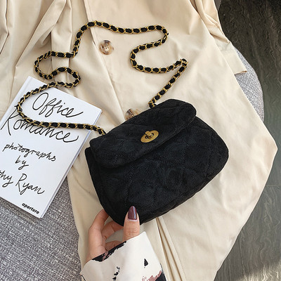 Öko velúrból készült modern női táska lánccal több színben