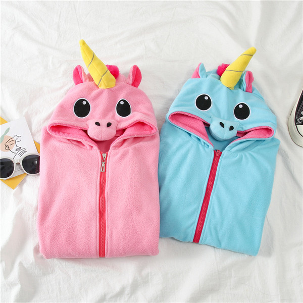 Új modell női pulóver 3D elemmel, rózsaszín és kék színben