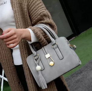 Stílusos női táska rövid és hosszú füllel, fekete és szürke színben