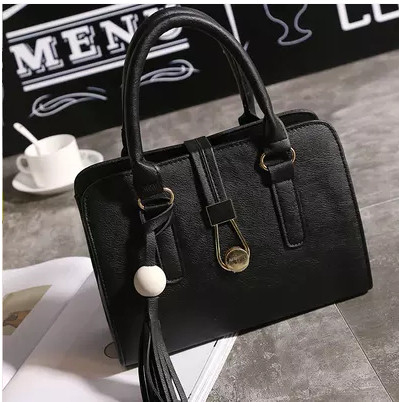 Stílusos női táska rövid és hosszú füllel, fekete és szürke színben