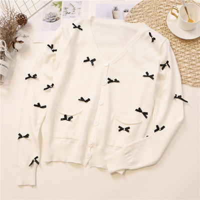 Női kardigán három színben, zsebekkel és V-nyakkal