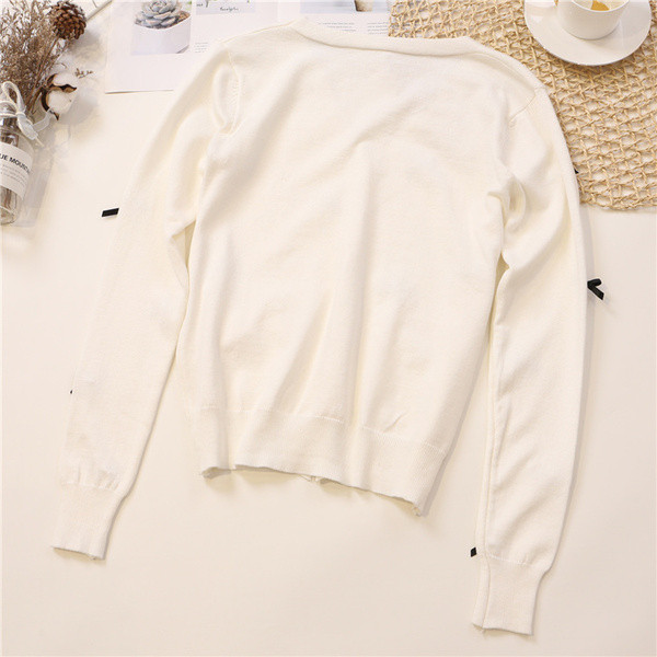 Női kardigán három színben, zsebekkel és V-nyakkal