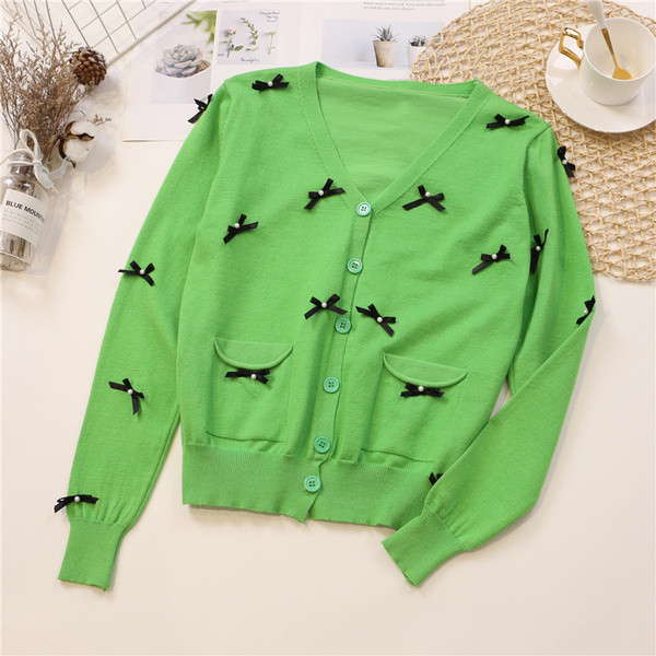 Női kardigán három színben, zsebekkel és V-nyakkal