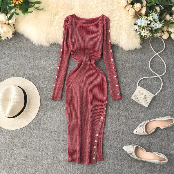 Több színben sliccelt női ruha