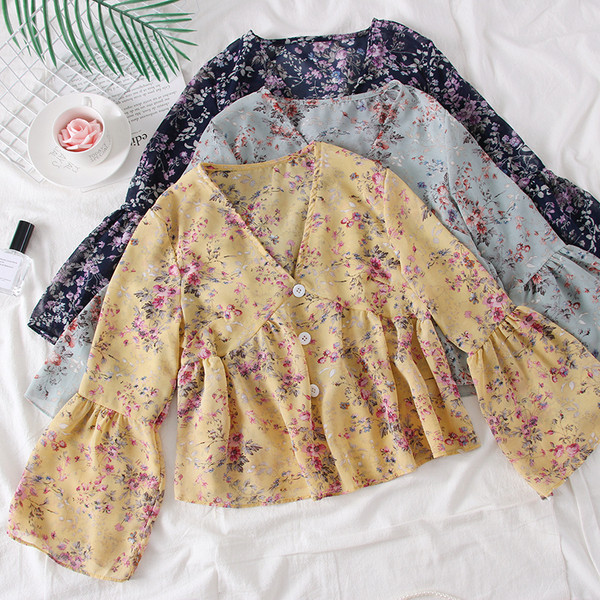 Bluză nouă de damă cu motive florale și decolteu spitz în mai multe culori