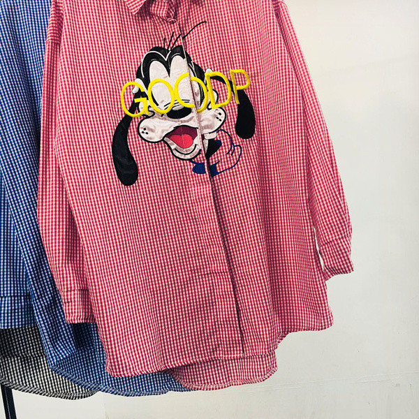 Női alkalmi ing - hosszú modell színes emblémával