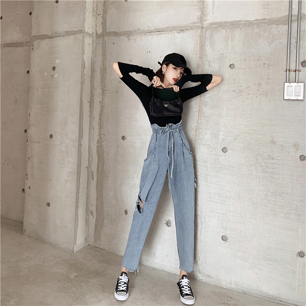 Hosszú világos farmer magas derékkal és nyakkendővel - szabású modell