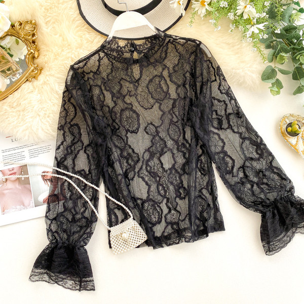 Csipke ing gumival az ujjakon több színben