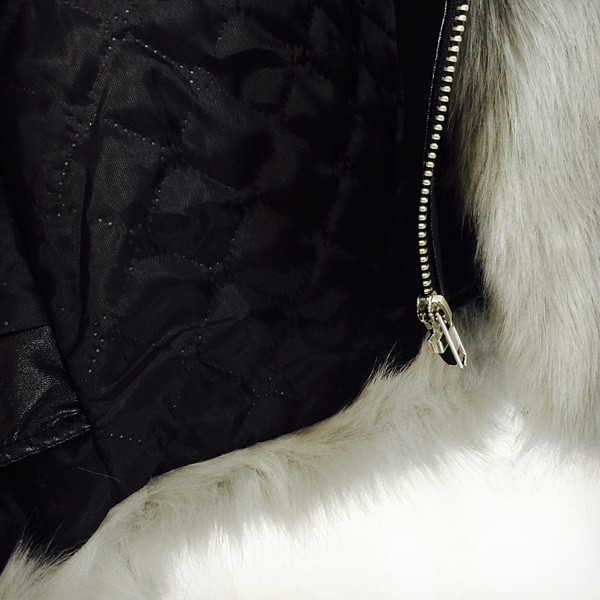 NOU Geaca de iarna dama cu decolteu spitz in mai multe culori