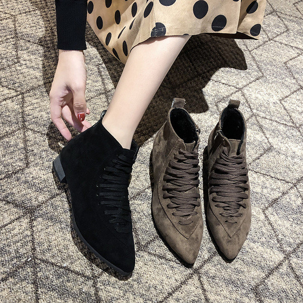 Alkalmi női csizma hegyes modell fekete és barna színben