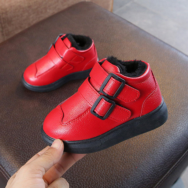 Gyerekcsizma puha béléssel, fekete és piros színben