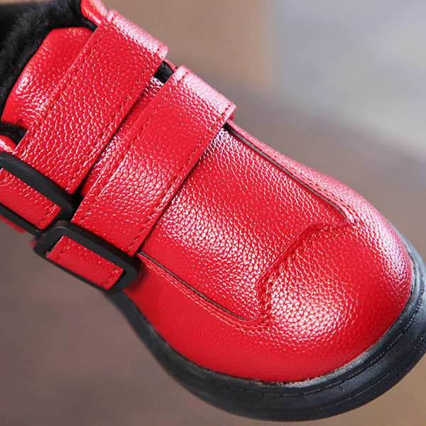 Gyerekcsizma puha béléssel, fekete és piros színben