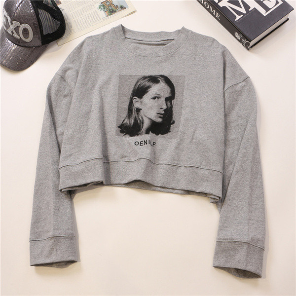 Női rövid blúz három színben, rátéttel