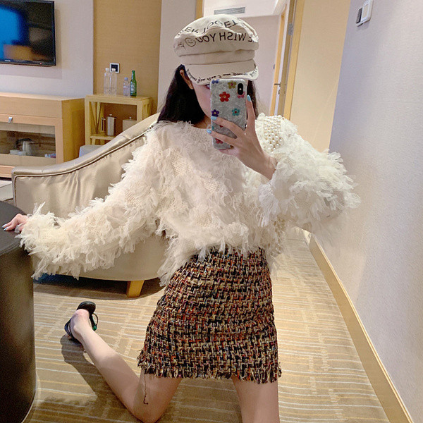 Modern női téli blúz fehér színben