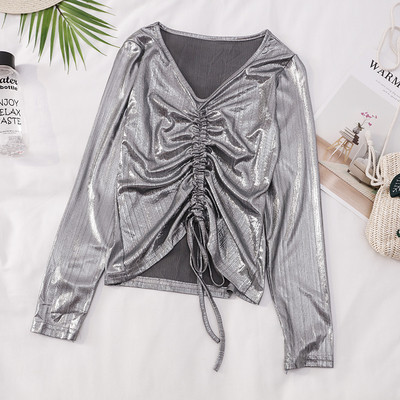 Modern női blúz nyakkendővel és V-nyakkal