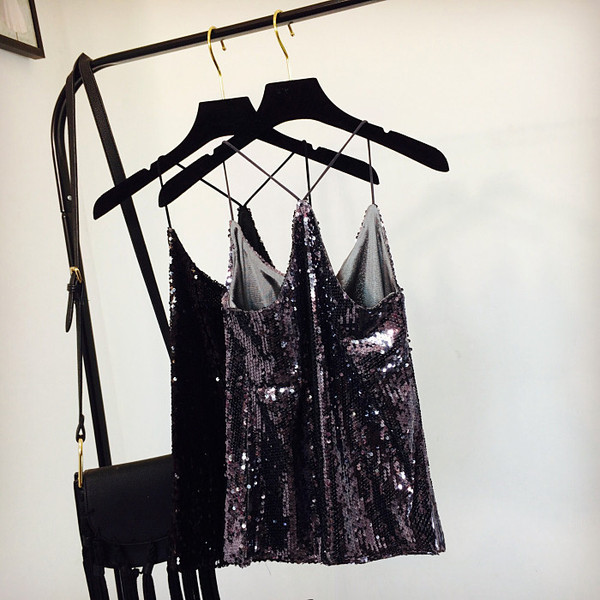 Stílusos női felső, vékony pántokkal és flitterekkel, két színben