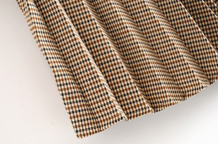 Hosszú redőzött kockás szoknya magas derékkal