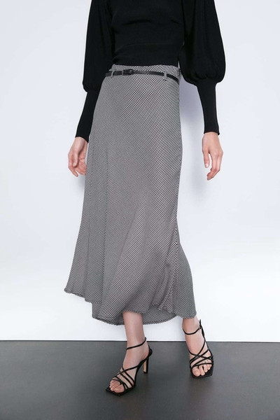 Hosszú kockás szoknya magas derékkal és övvel