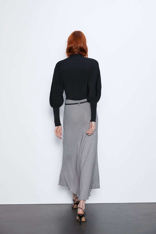 Hosszú kockás szoknya magas derékkal és övvel