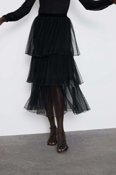 Modern tüllszoknya fekete színben - szabású modell