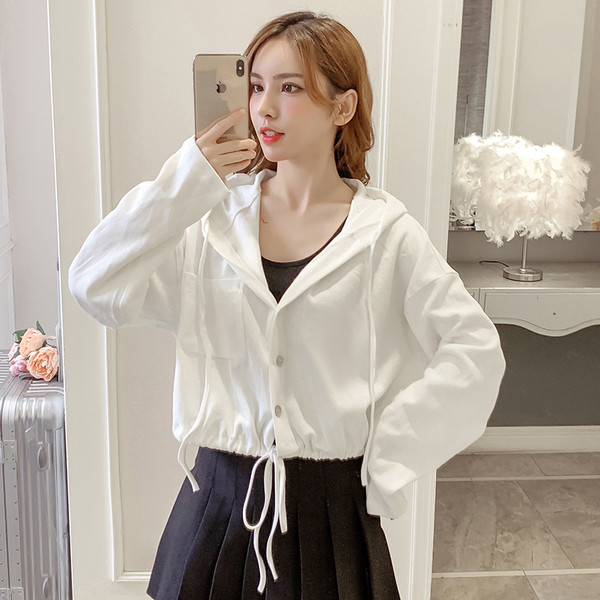 Napi női pulóver három színben, gombokkal és kapucnival