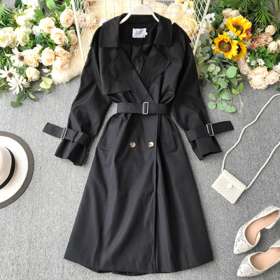 Női kabát övvel és gombokkal, három színben