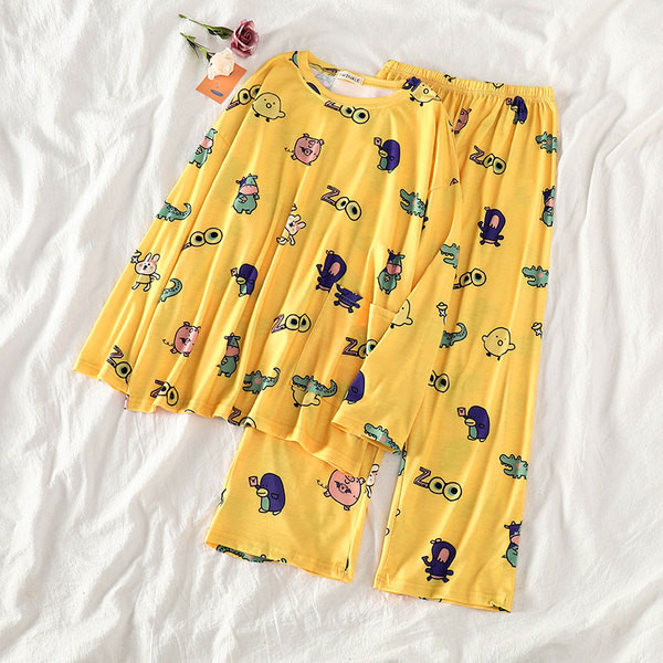 Színes, rózsaszín, narancssárga és sárga mintás női pizsama