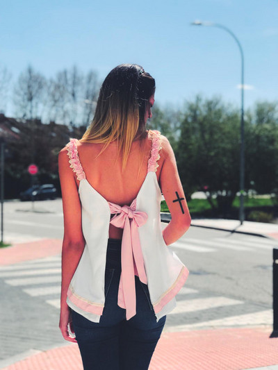 ÚJ modell női felső szalaggal és csupasz háttal több színben