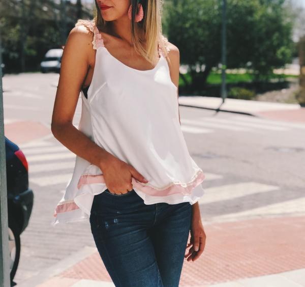 ÚJ modell női felső szalaggal és csupasz háttal több színben