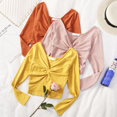 Női rövid blúz több színben V-nyakkal