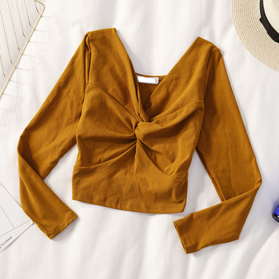 Női rövid blúz több színben V-nyakkal