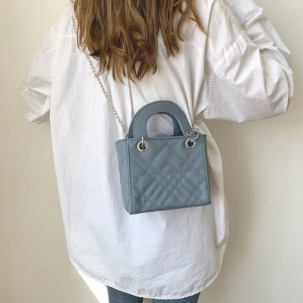 Geanta de dama cu manere scurte si lungi in negru, bej, rosu si albastru