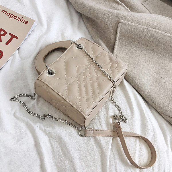 Geanta de dama cu manere scurte si lungi in negru, bej, rosu si albastru