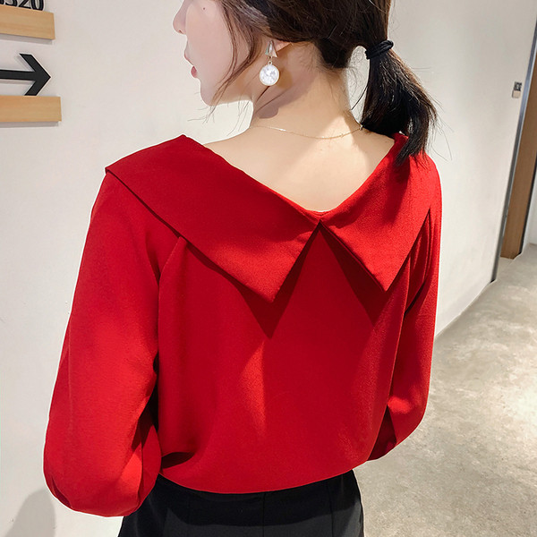 Elegáns női ing piros színben, spitz nyakkivágással