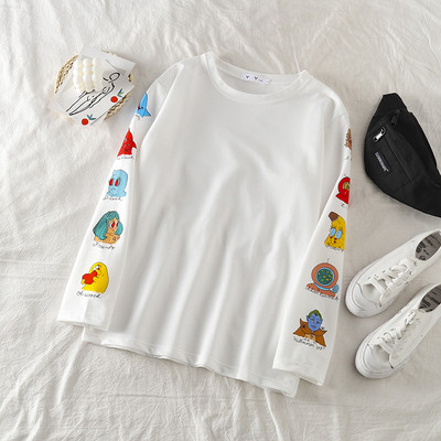 Hétköznapi női blúz színes fehér színű applikációkkal