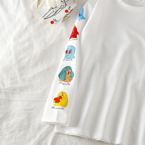 Hétköznapi női blúz színes fehér színű applikációkkal