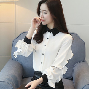 Aktuális női ing fehér és piros színben, klasszikus gallérral