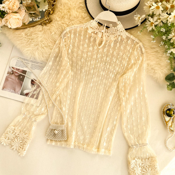 Átlátszó női ing csipkével, három színben