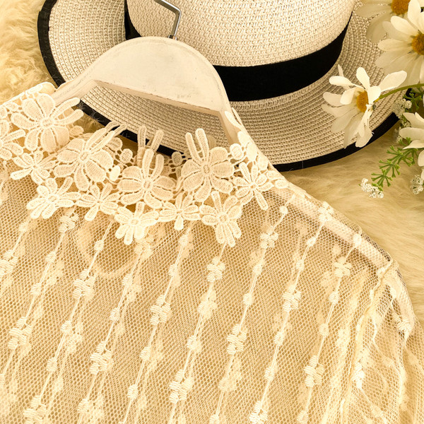 Átlátszó női ing csipkével, három színben