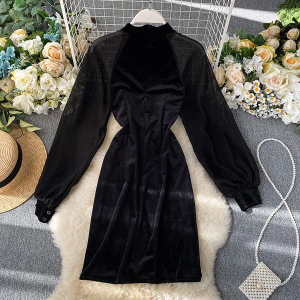 Modern női bársonyruha hosszú ujjú fekete színben