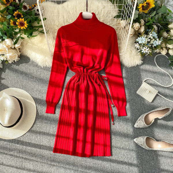 Új modell női ruha magas gallérral, derékkötővel, különböző színekben