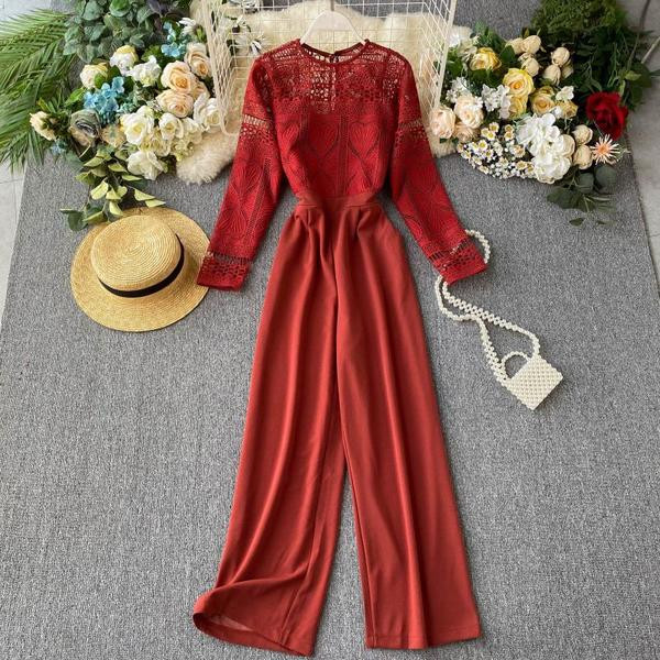 Stílusos női overall széles modell csipkével, különböző színekben