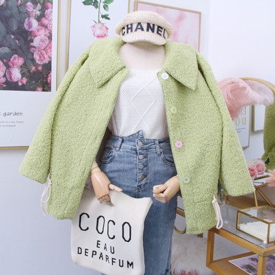 Új modell modern női kabát fűzős és gombos többféle színben