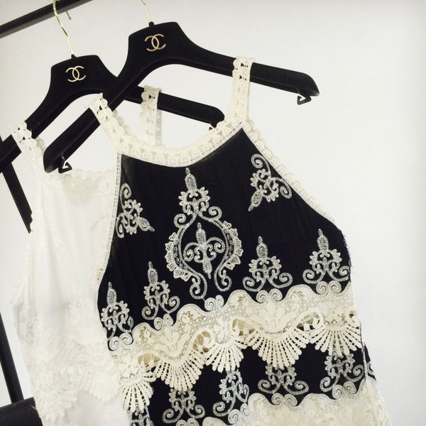 Női felső - rövid, csipkés modell