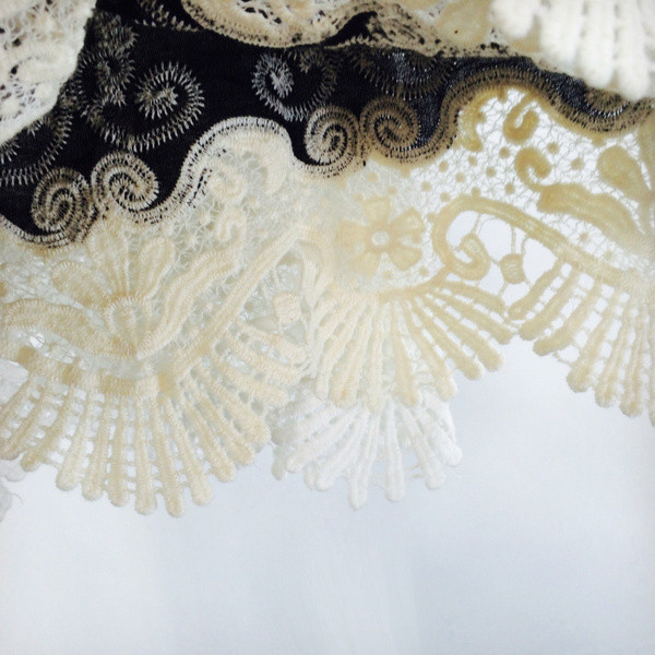 Női felső - rövid, csipkés modell